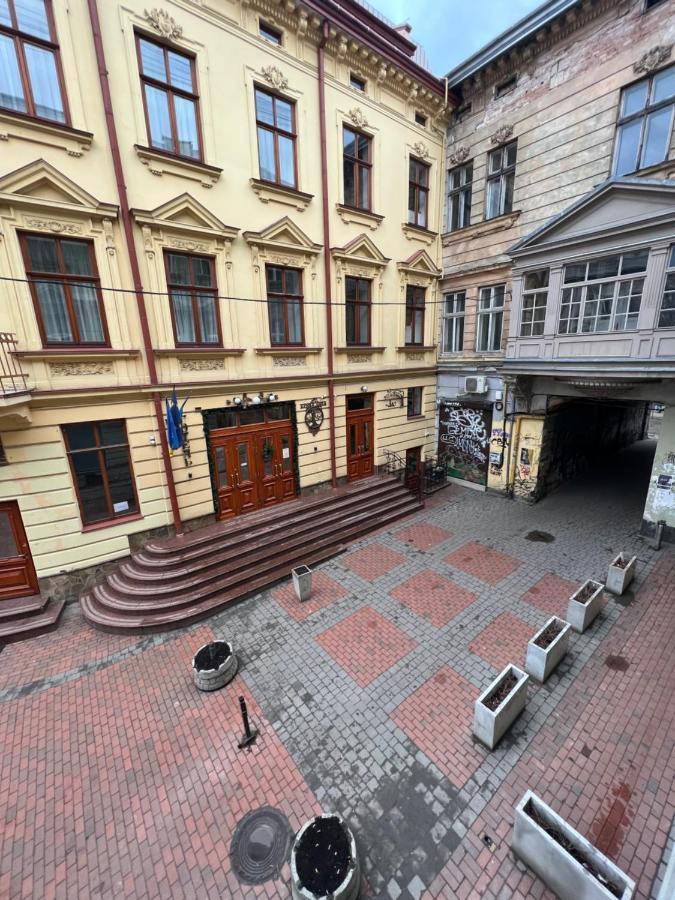 Апартаменти В Самому Центрі Львова В Проїзді Крива Липа Eksteriør billede